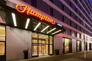 Firmenansicht von „Hampton by Hilton Berlin City Centre Alexanderplatz“